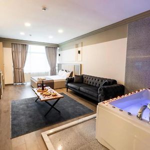 Deluxe Zimmer mit Kingsize-Bett